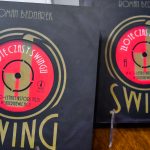 książka Romana Bednarka pod tytułem „Złote czasy Swingu w 40-letniej historii jazzu w Skierniewicach”